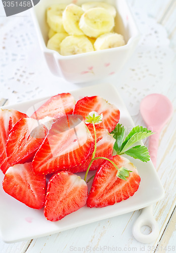 Image of banana and strawberry