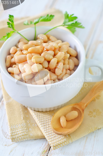 Image of white beans in bowl