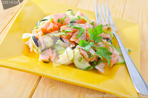 Image of salad with salmon