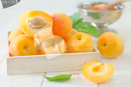 Image of apricots
