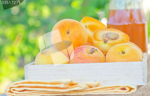 Image of jam and apricot
