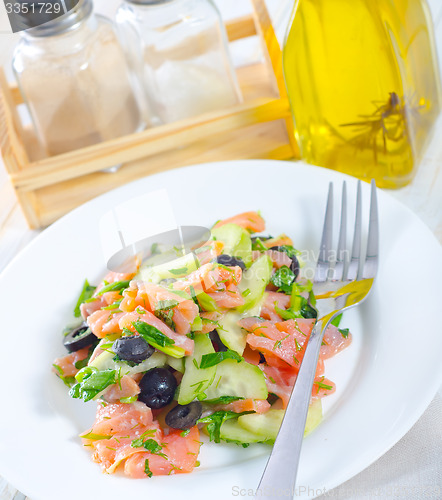 Image of salad with salmon