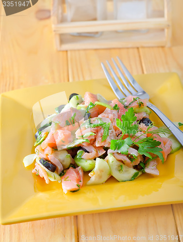 Image of salad with salmon