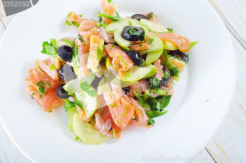 Image of salad with salmon