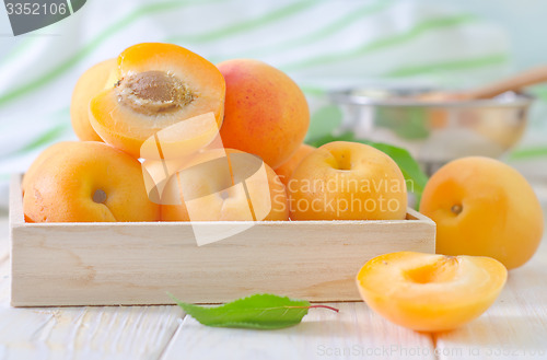 Image of apricots