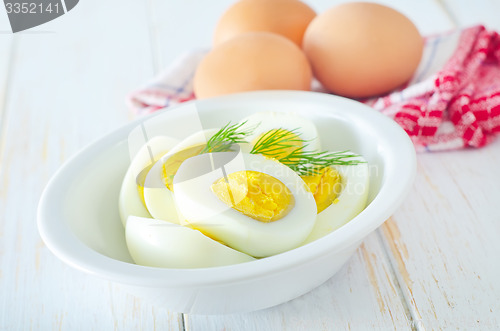 Image of boiled eggs