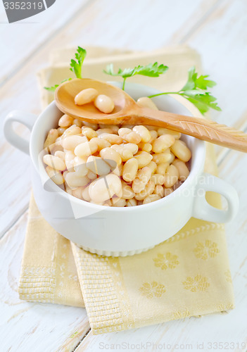 Image of white beans in bowl