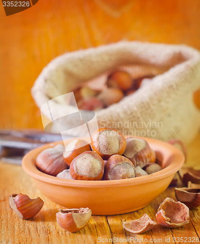 Image of hazelnuts