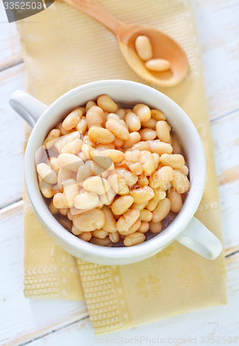 Image of white beans in bowl