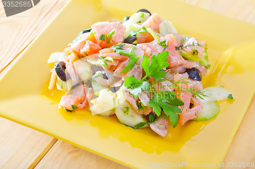 Image of salad with salmon