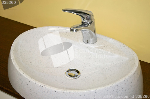 Image of Faucet oval