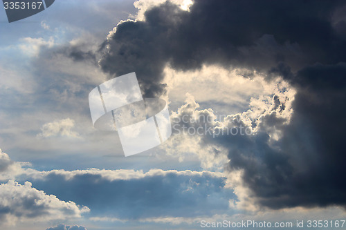 Image of cloud with unusual shape