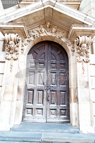 Image of door st paul cathedral in london england 