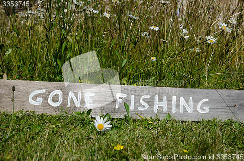 Image of Gone Fishing sign