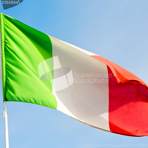 Image of italy   waving flag in the blue sky  colour and wave