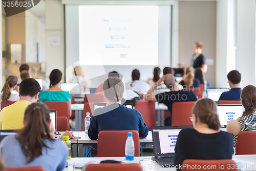 Image of IT workshop at university.