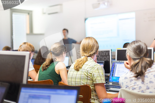 Image of IT workshop at university.