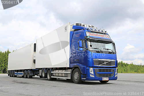 Image of Blue Volvo FH Temperature Controlled Truck