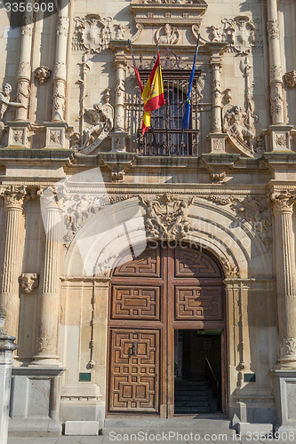 Image of Alcala de Henares University front door