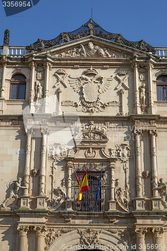 Image of Main entrance of Alcala de Henares University