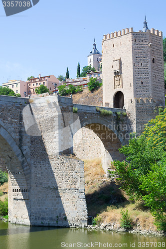 Image of Toledo from the Roman bridge