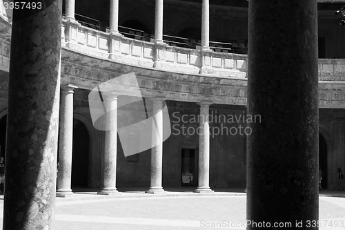 Image of Columns inside Charles V palace