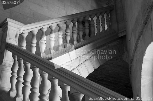 Image of Staircase in black and white