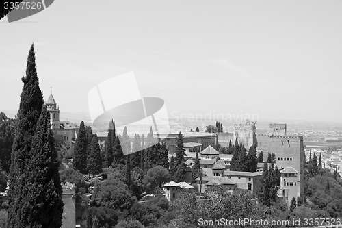 Image of Alhambra in black and white