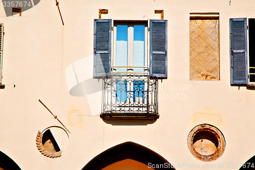 Image of in europe milan   and venetian blind wall