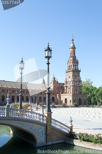 Image of Lamp post and tower at Spain Square