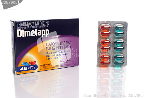 Image of Dimetapp fever cough cold and flu day and night capsules