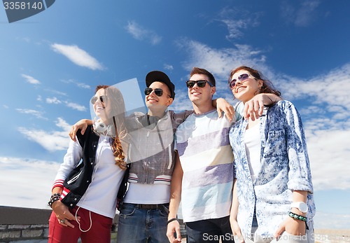 Image of group of teenagers outside