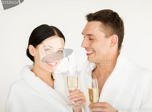 Image of couple in spa