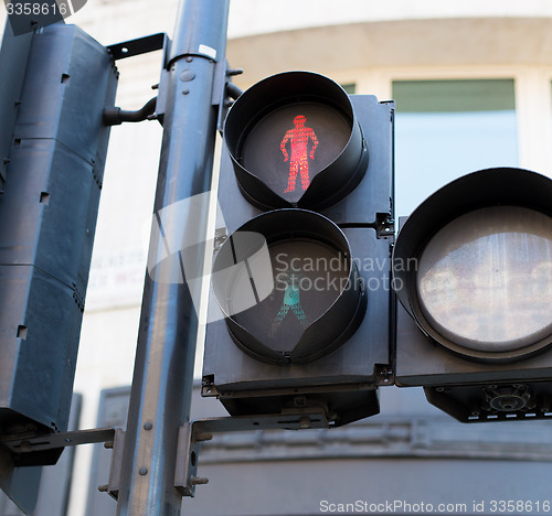 Image of red pedestrian traffic lights