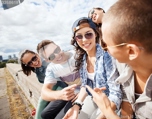 Image of group of teenagers hanging out