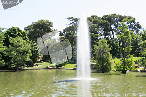 Image of Geyser in front of the Crystal palace