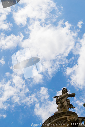 Image of Statue on top of Pamplona city hall