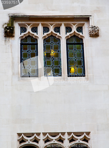 Image of   in england london  glass the wall 