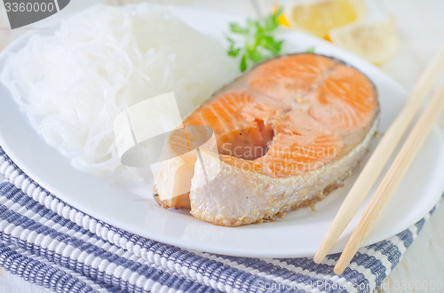 Image of salmon with rice noodles