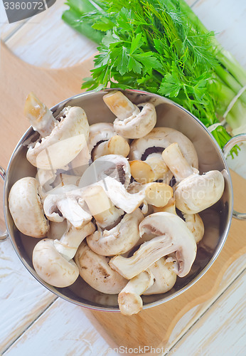 Image of raw mushroom