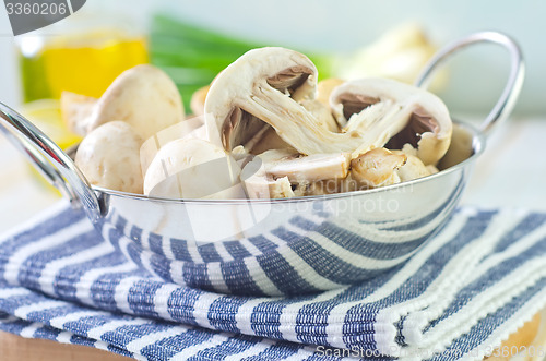 Image of raw mushroom