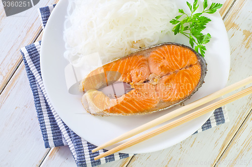 Image of salmon with rice noodles