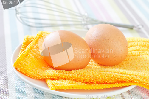 Image of raw eggs