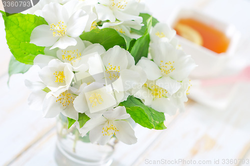 Image of jasmin tea with lemon