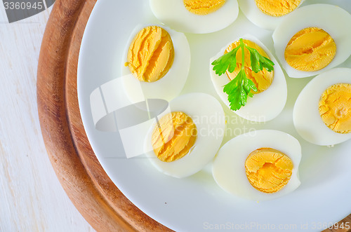 Image of boiled eggs