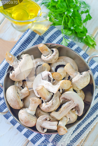 Image of raw mushroom