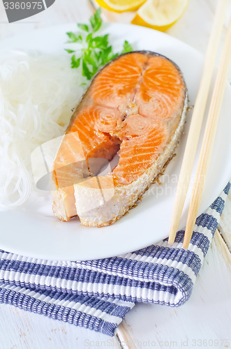 Image of salmon with rice noodles