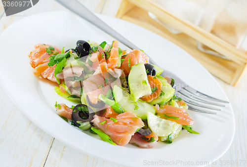 Image of salad with salmon