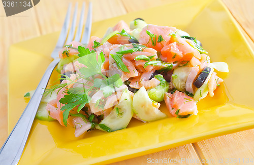 Image of salad with salmon