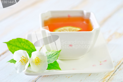 Image of jasmin tea with lemon